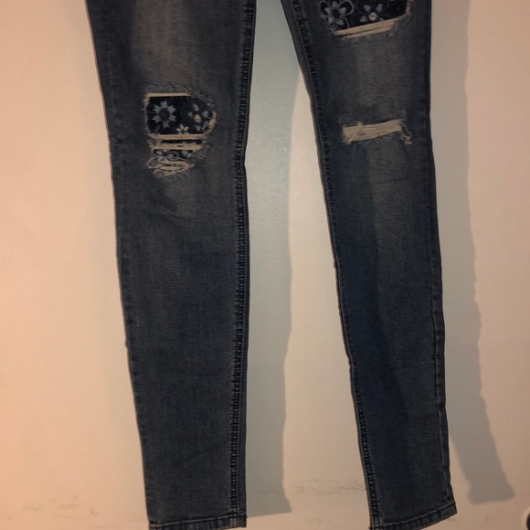 Jeans - Picture 2 of 5